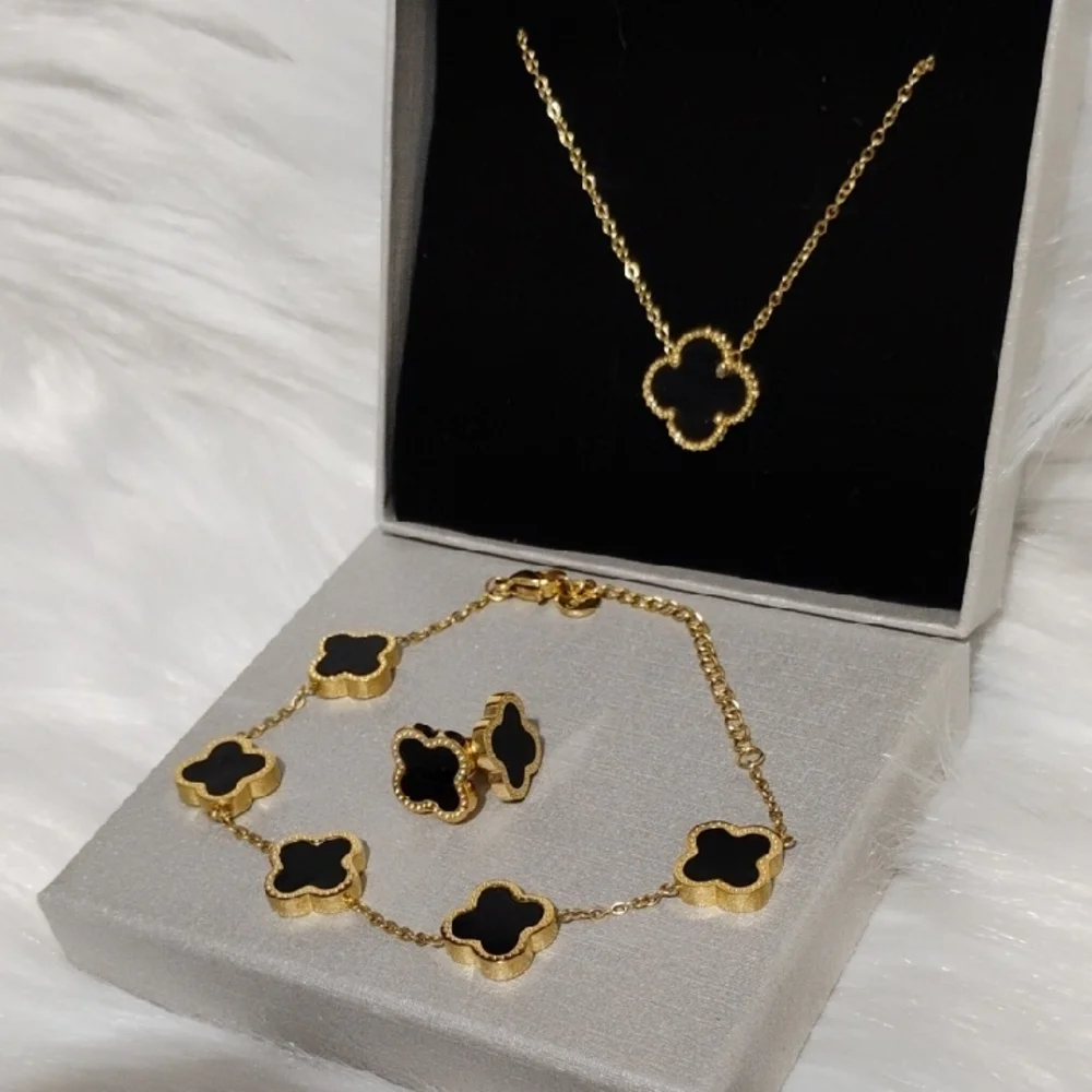 SALE!New 18kt Gold Plated Gold/Black 4 Leaf Clover Necklace Bracelet Earring Set - Picture 6 of 15